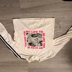 photo is upside down.. long sleeve graphic top